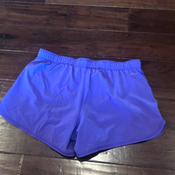 Nike Women’s Medium 2 in 1 Dri-Fit Shorts - Picture 5 of 7